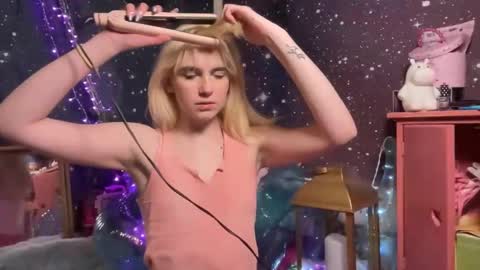 Snapshot of honeyxlimbed chatting on January 29, 2:19 am Emi Rose online show from January 29, 2:19 am