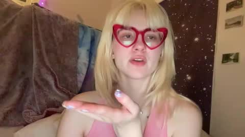 Snapshot of honeyxlimbed chatting on January 30, 7:18 am Emi Rose online show from January 30, 7:18 am