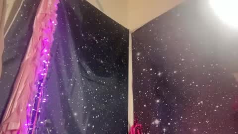 Snapshot of honeyxlimbed chatting on January 3, 5:50 am Emi Rose online show from January 3, 5:50 am