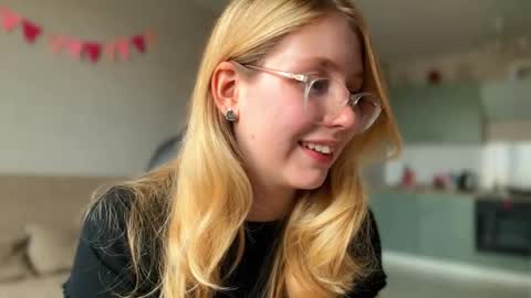 Audrey online show from October 21, 3:21 am