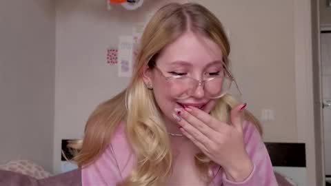 Audrey online show from October 28, 2:50 am