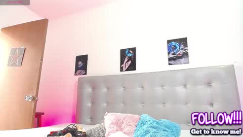 Juliette Roberts online show from March 19, 2:54 pm