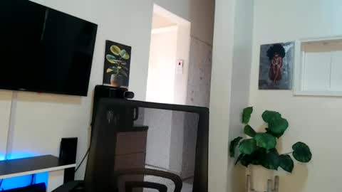Snapshot of horny_princcess chatting on February 1, 11:54 am horny_princcess online show from February 1, 11:54 am
