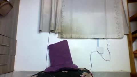 Snapshot of horny_soul1 chatting on February 10, 3:46 am horny soul1 online show from February 10, 3:46 am