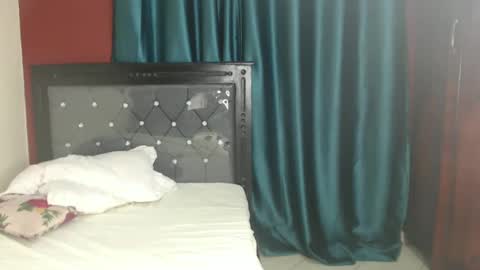 Bella online show from December 30, 4:18 pm