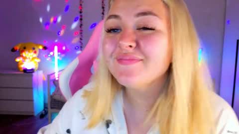 HornyCakee online show from September 12, 9:29 am