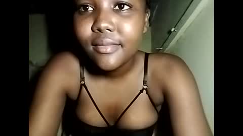 Snapshot of hornyy_cutie chatting on January 25, 9:25 pm Its Cora online show from January 25, 9:25 pm