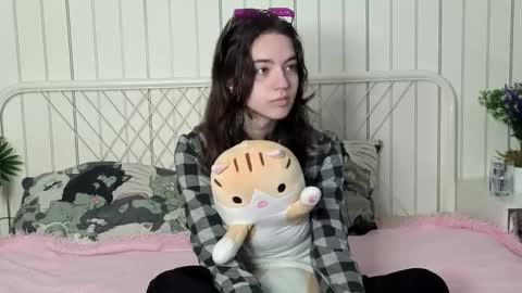 Snapshot of hortenciajenovese chatting on October 14, 9:12 am Mia online show from October 14, 9:12 am