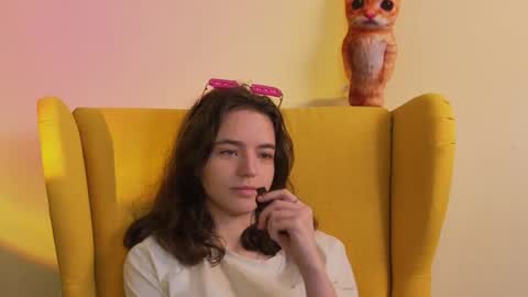 Snapshot of hortenciajenovese chatting on October 4, 8:09 am Mia online show from October 4, 8:09 am