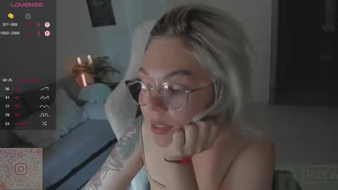 Snapshot of hot_babayaga chatting on September 13, 10:45 am online show from September 13, 10:45 am