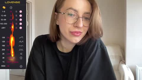 Snapshot of hot_lliinns chatting on January 19, 7:36 am Lina online show from January 19, 7:36 am