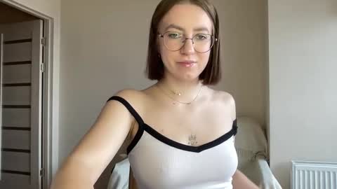 Snapshot of hot_lliinns chatting on December 19, 11:29 am Lina online show from December 19, 11:29 am