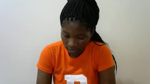 LONNAH online show from February 12, 12:44 pm