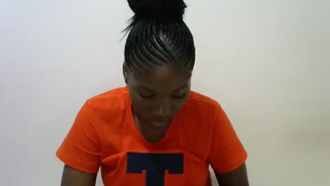 LONNAH online show from March 7, 6:33 pm