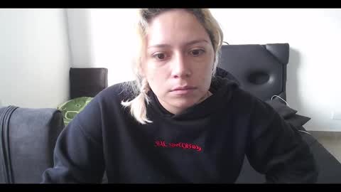 Snapshot of hot_mommymia chatting on February 26, 12:38 pm Mia online show from February 26, 12:38 pm
