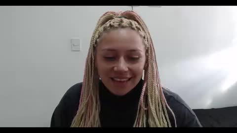 Snapshot of hot_mommymia chatting on January 6, 9:00 pm Mia online show from January 6, 9:00 pm