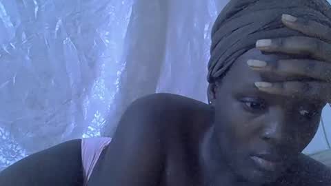 RAYLAH online show from March 31, 4:12 am