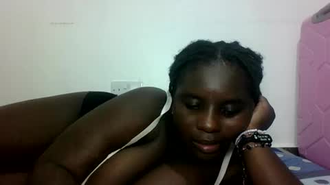 Snapshot of hotebbbyy chatting on October 5, 7:19 pm EBBY online show from October 5, 7:19 pm