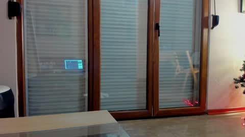 Snapshot of hotel77777 chatting on January 6, 8:18 pm Erika online show from January 6, 8:18 pm