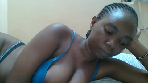 Queen online show from November 20, 6:53 pm