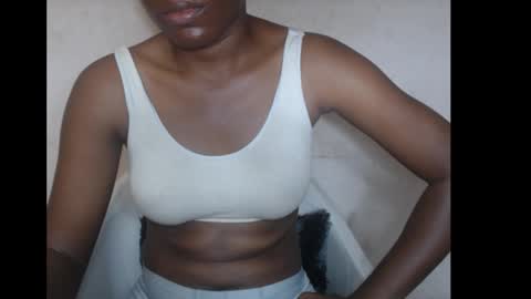 hotjessie0 online show from December 3, 6:38 am