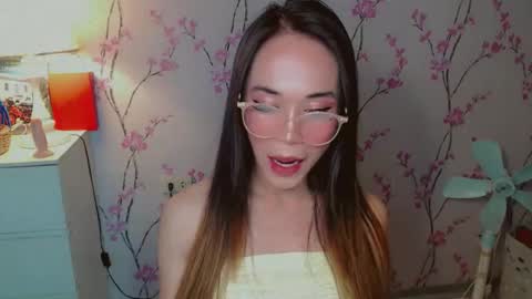 XANDRA online show from October 10, 9:25 am