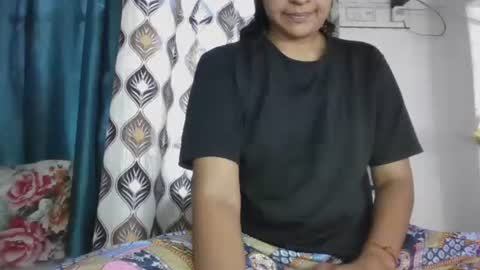 lola online show from October 20, 4:15 am