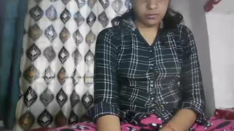 Snapshot of hotnsweetindian chatting on December 16, 9:57 am lola online show from December 16, 9:57 am