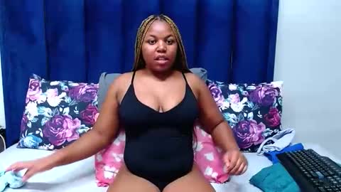 hotsmalltitsx online show from March 28, 6:29 pm