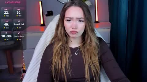 hello Im Eva online show from October 11, 8:19 am