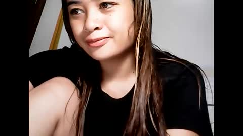 Snapshot of hottie_asianbabe chatting on March 6, 12:10 am Leen online show from March 6, 12:10 am