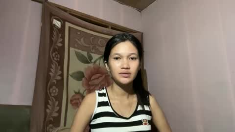 hottie_ptite online show from June 7, 9:27 am
