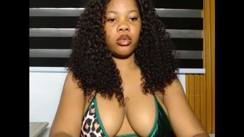 Snapshot of hotty_lora889 chatting on October 6, 9:15 am hotty_lora889 online show from October 6, 9:15 am