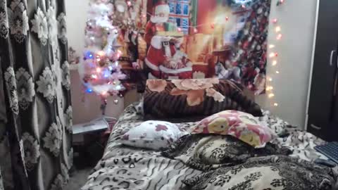 Snapshot of hugeassdevil chatting on December 14, 1:38 am hugeassdevil online show from December 14, 1:38 am
