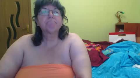 Snapshot of hugetitsxxx chatting on January 20, 12:36 am HugeTitsXXX online show from January 20, 12:36 am