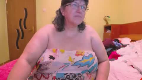 Snapshot of hugetitsxxx chatting on February 11, 1:52 am HugeTitsXXX online show from February 11, 1:52 am