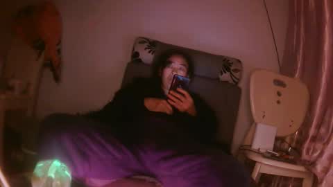 hujiajia520321431 online show from February 2, 9:47 pm