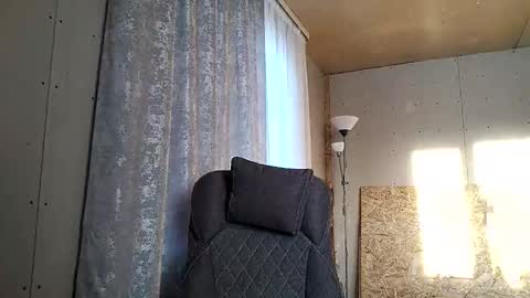 HumpyGrey online show from November 21, 9:44 am