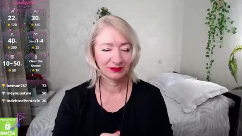 Snapshot of hunters_woman chatting on October 16, 11:18 pm Irena online show from October 16, 11:18 pm