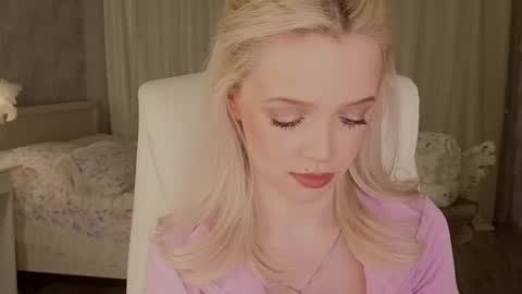 Joselle online show from April 18, 11:37 pm