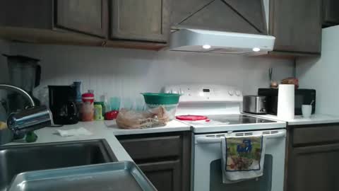 ShortStuff online show from December 18, 7:18 pm