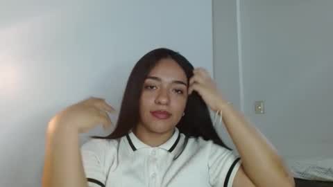 iam_paolax online show from December 4, 11:05 pm