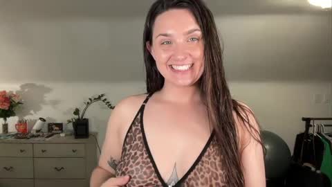 Crystal online show from May 27, 3:53 pm
