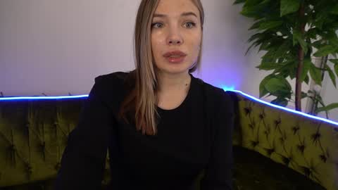 Snapshot of icedanielles chatting on January 19, 2:17 pm Danielle online show from January 19, 2:17 pm