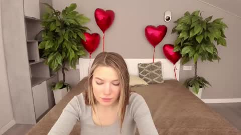 Snapshot of icedanielles chatting on February 20, 1:40 pm Danielle online show from February 20, 1:40 pm