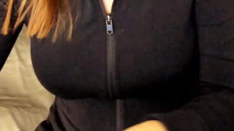 Snapshot of icedanielles chatting on October 2, 12:43 pm Danielle online show from October 2, 12:43 pm