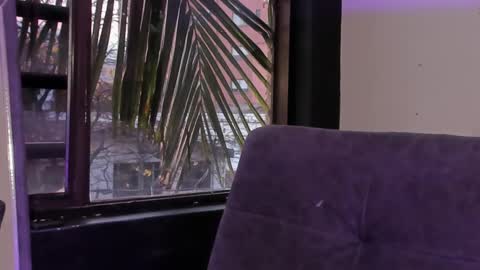    online show from March 11, 11:33 am