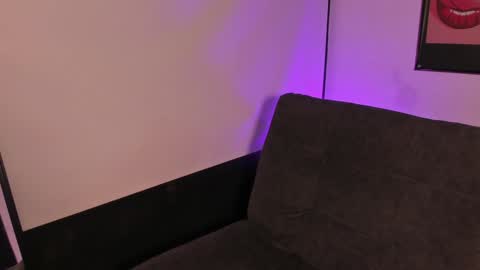    online show from December 28, 12:03 pm