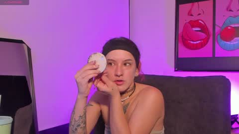    online show from December 3, 12:38 pm