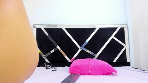 Isabella online show from January 17, 1:40 pm